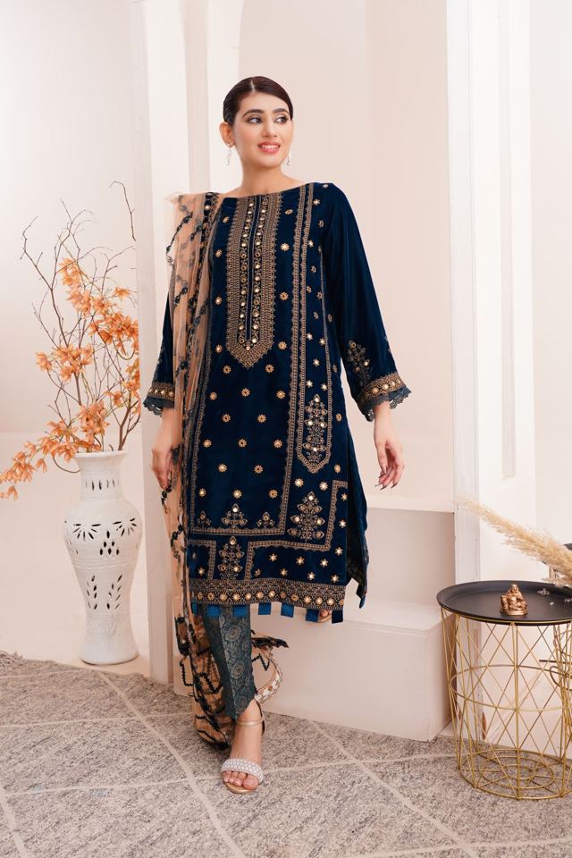Shab-e-Velvet Embroidered Suit