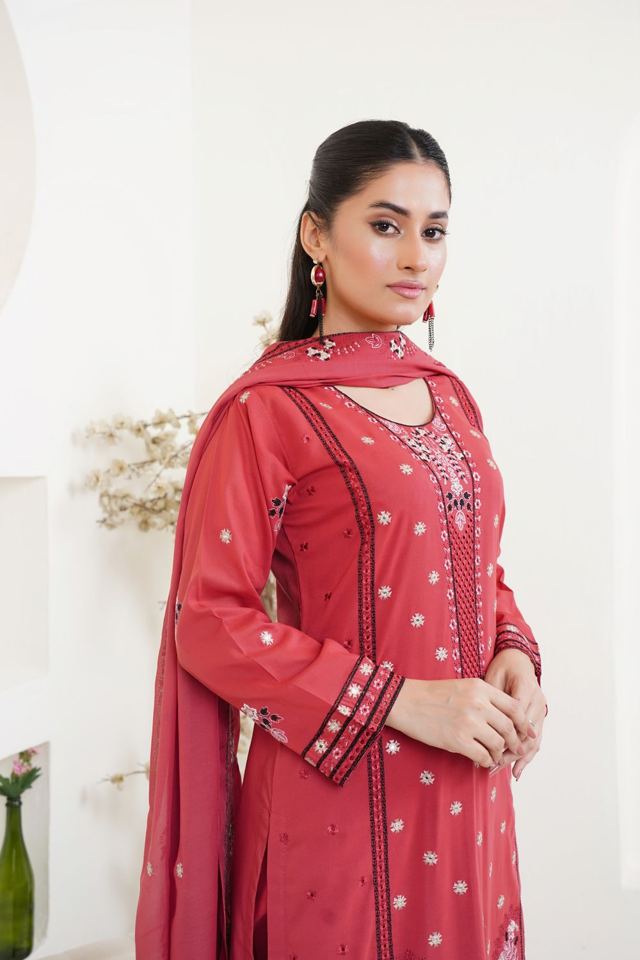 Zarnigar Embroidered Chiffon Suit